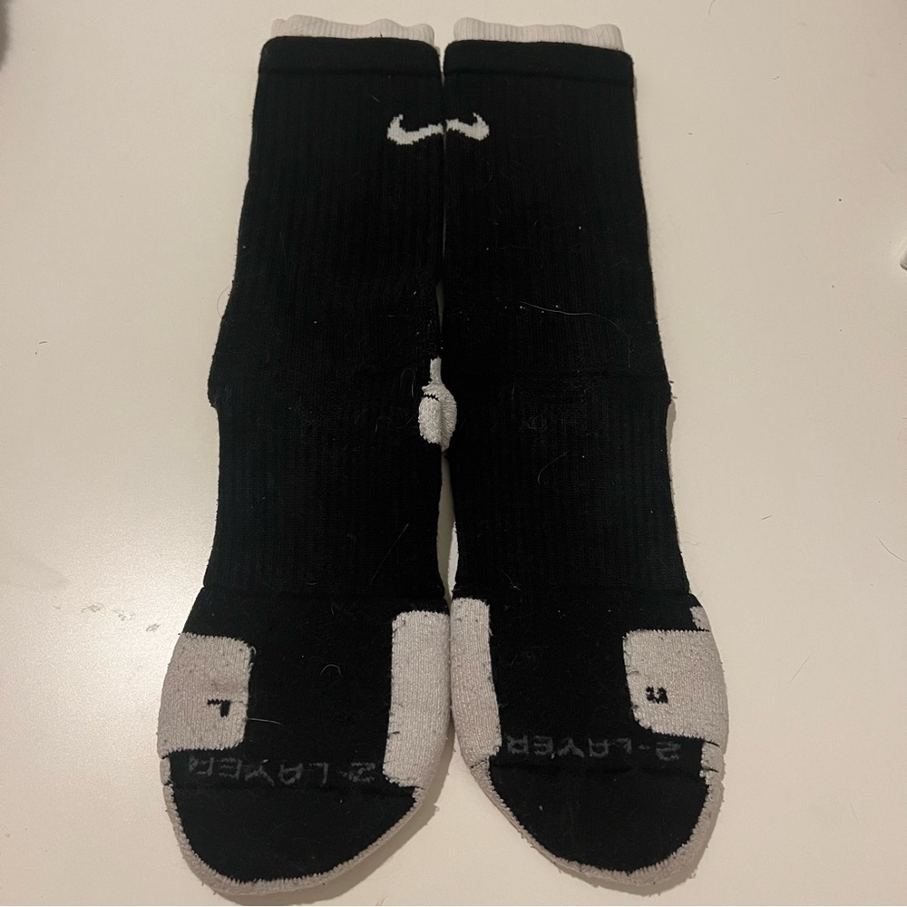 Nike elite 2 layer socks | black and white